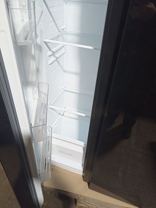 TCL P520SBBG новый холодильник