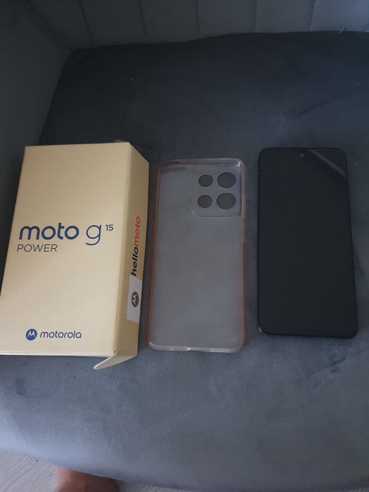 Motorola g15 16 gb ram ,256 gb memorie  , vine  cu cutie si husa