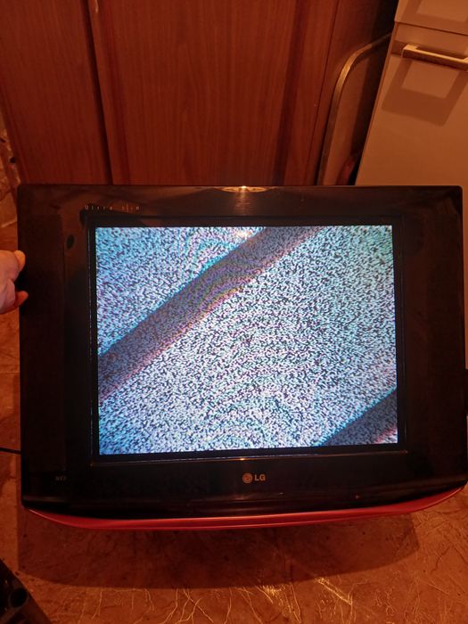 Продам телевизор LG