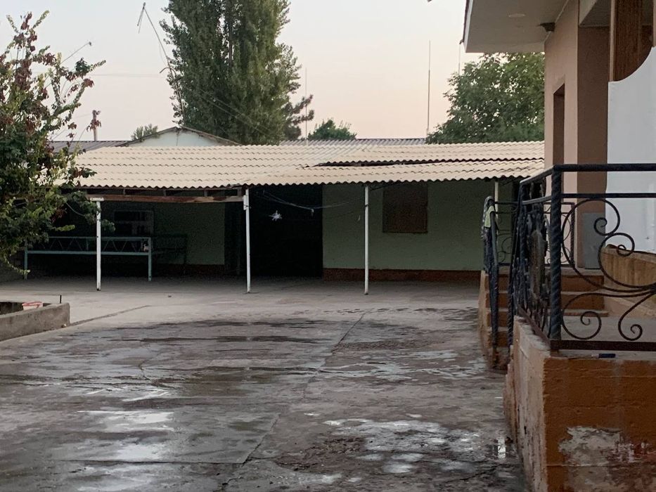 Uy hovli Toshkent viloyati o'rta chirchiq tumani