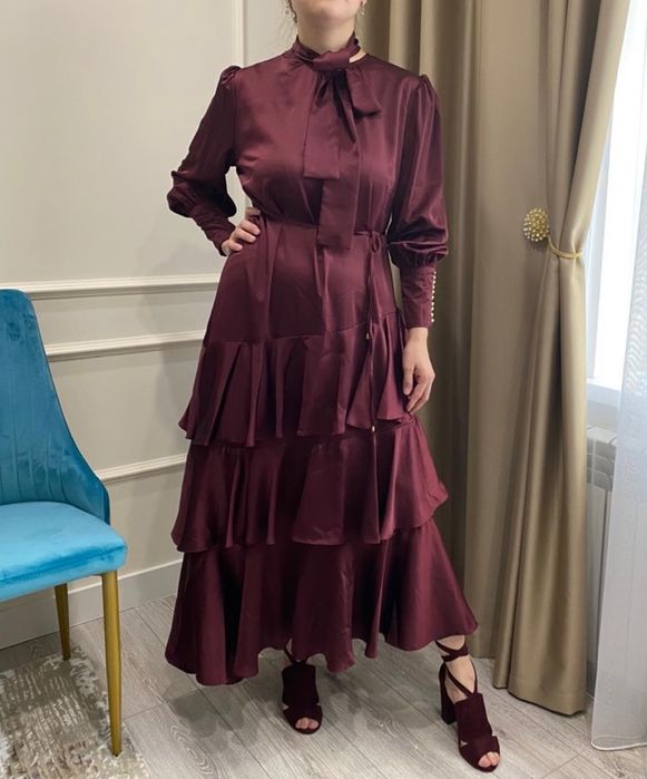 Женское вечернее платье