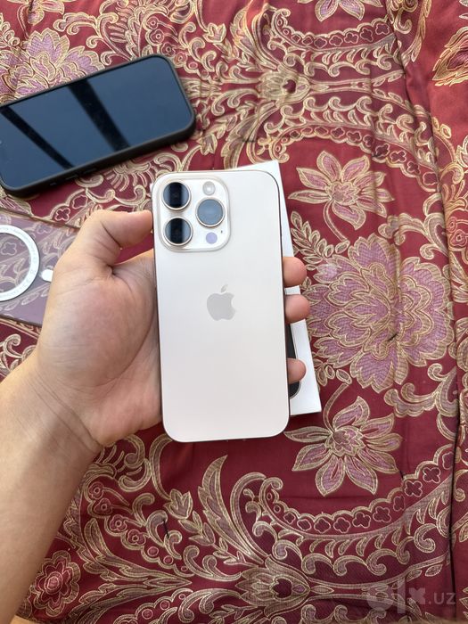 Iphone 16 pro gold