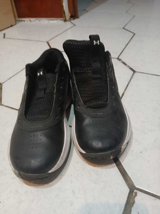 Adidasi negri numărul 37,5