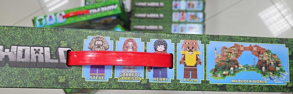 Конструктор за изграждане Minecraft World 836 части с LED светлини