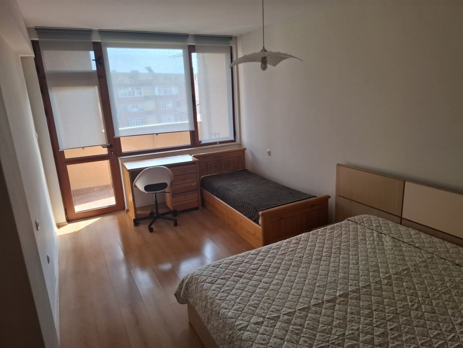 Дава се под наем Двустаен апартамент в Благоевград, Идеален център - 62 кв.м за 357 € - Снимка #2