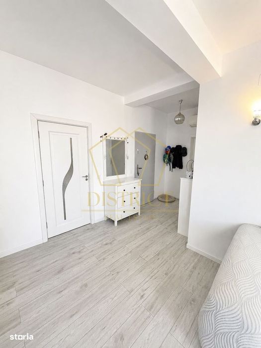 Apartament cu 2 camere si bucatarie inchisa, terasa de 17mp la etajul