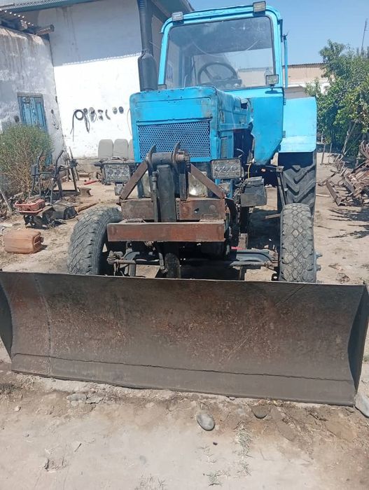 mtz 80 sotiladi.