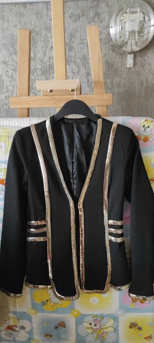 Пиджак женский черный с отделкой