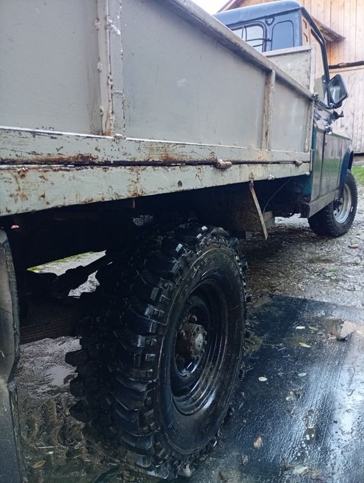 Vînd sau schimb ARO 320 Brașov cu Suzuki Vitara benzina  dau diferenț!