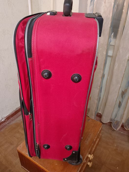 Чемодан xl большой на  2 х колесах
