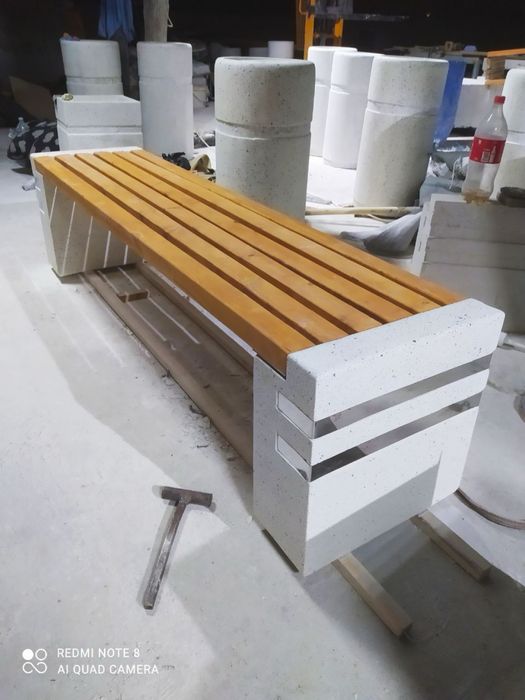 Скамейки и вазы высокого качества