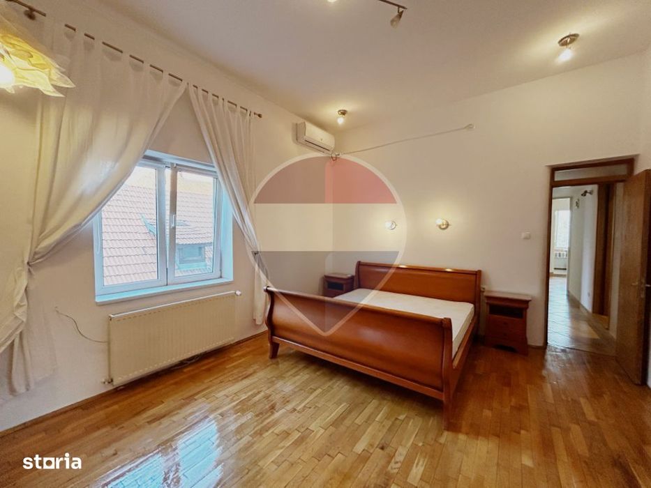 Apartament spatios 3 camere in zona Primaverii