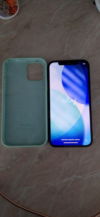 Vând iphone 12  negru