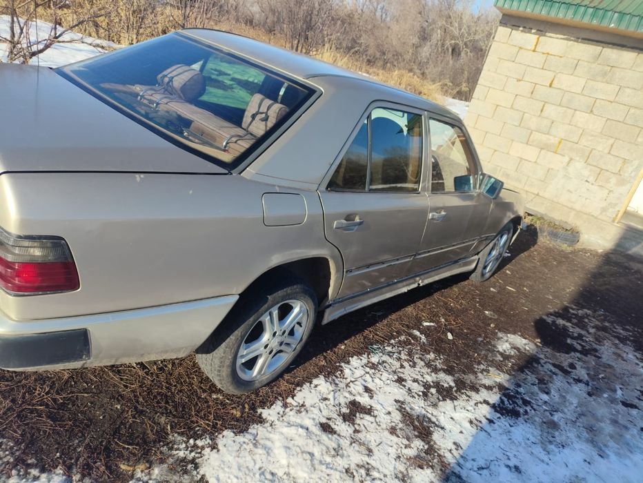 Продам Мерседес 124