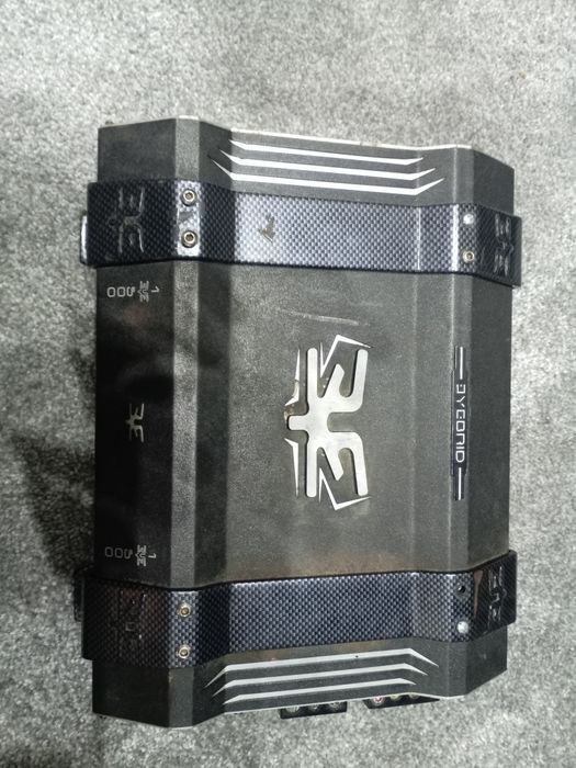 Vând amplificator auto