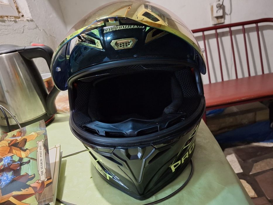 Продам мото шлем размер L