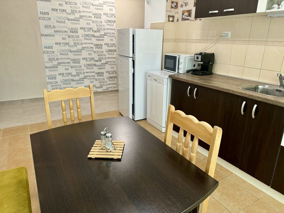 Дава се под наем Тристаен апартамент в Плевен, Сторгозия - 83 кв.м за 408 € - Снимка #3
