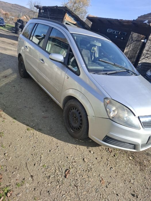 Dezmembrez opel zafira an 2006 motor 2.2 diesel orice piesa disponibil
