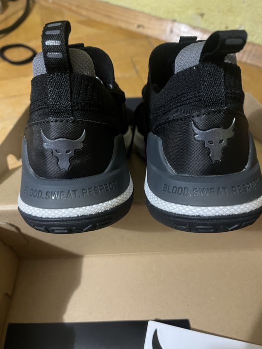 Маратонки under armour 36,5 номер