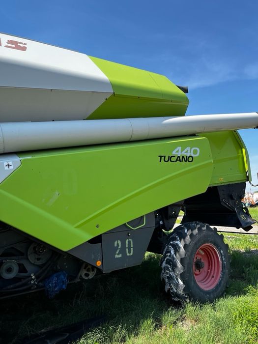 В продаже Claas Tucano 440