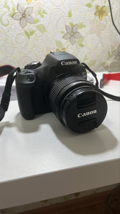 Фотоаппарат Canon 2000D