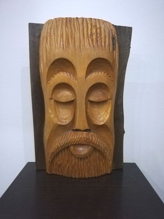 Чудесна дърворезба. Глава на мъдрец.