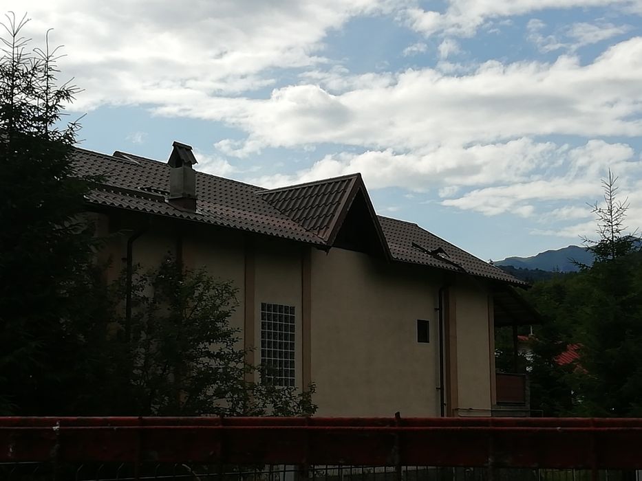 Casa la munte Stațiunea  Cheia/Prahova, pârâiaș langa teren