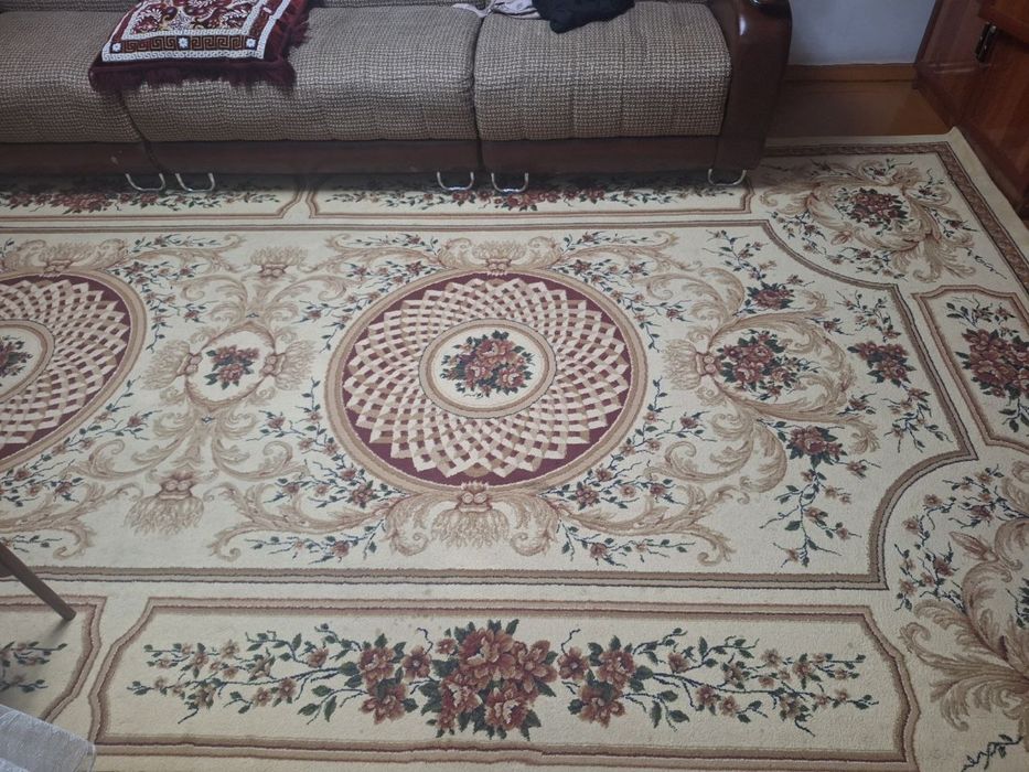 Ковер шикарный.