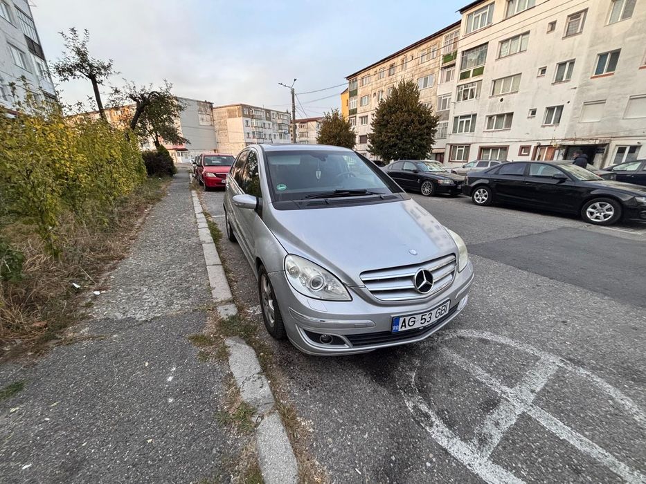 Mercedes-Benz B 200