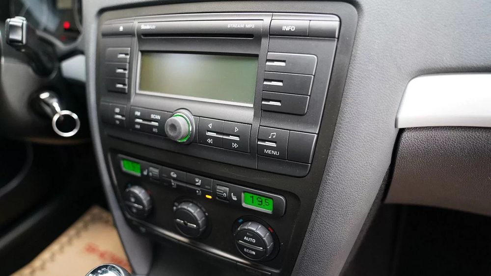 Închirieri auto, rent a car, Aeroport Bacău si Iasi de la 15 euro