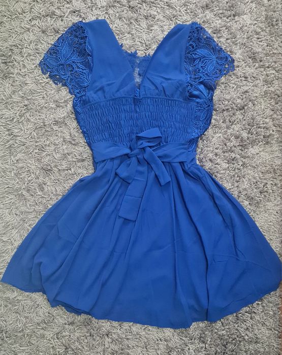 Vând rochie albastru royal mărime 42-48