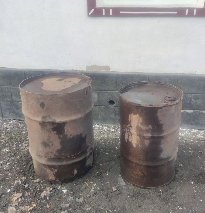 продам бочки на 300 и 200 л