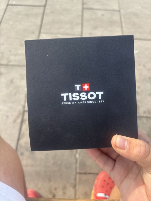 Часы кварцевые tissot