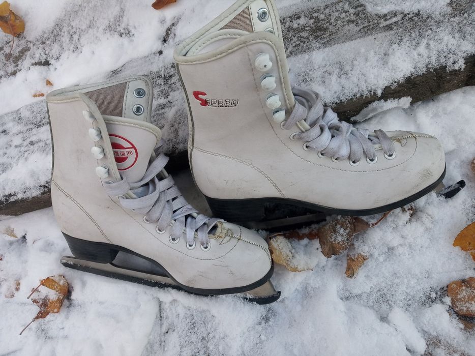 Продам коньки фигурные р-ры от 30-35