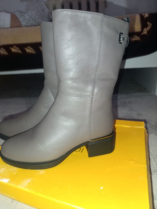 Жап-жаңа қыстық етік