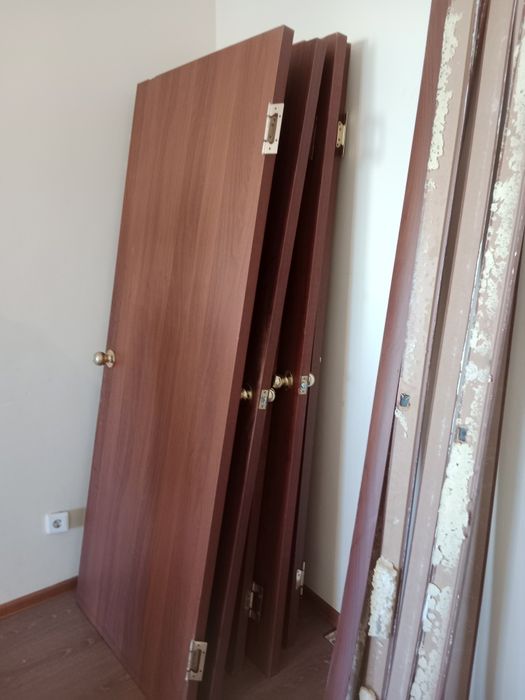 Продам двери б/у