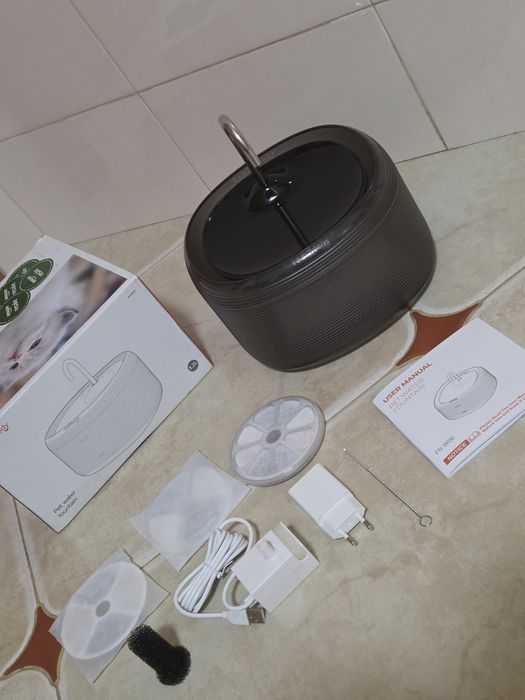 Чисто нов автоматичен автоматичен фонтан за вода за домашни любимци Feelneedy 3.2L (модел FN-W06), предназначен за котки и малки кучета