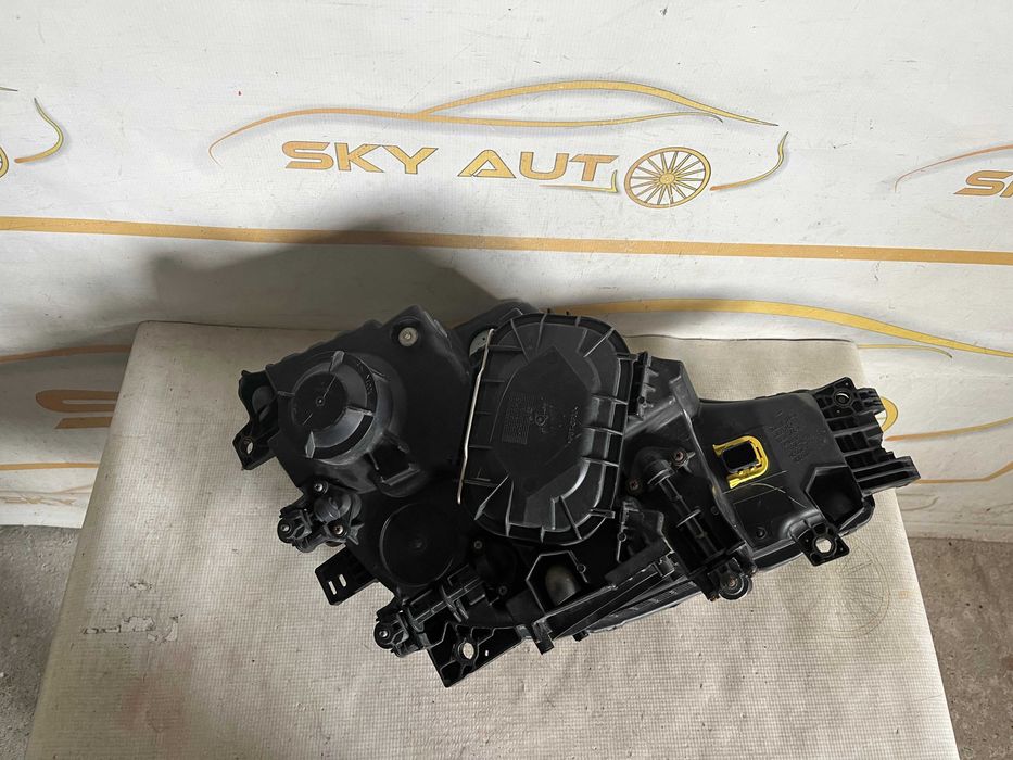 Far stanga Mercedes Actros MP4 dupa 2011 cod A9608200239 Europa