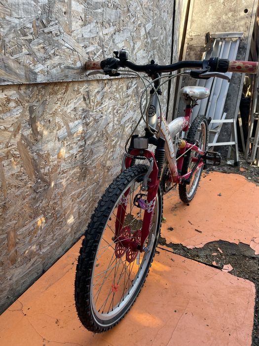 Bicicleta malibu cu suspensii roti 24”