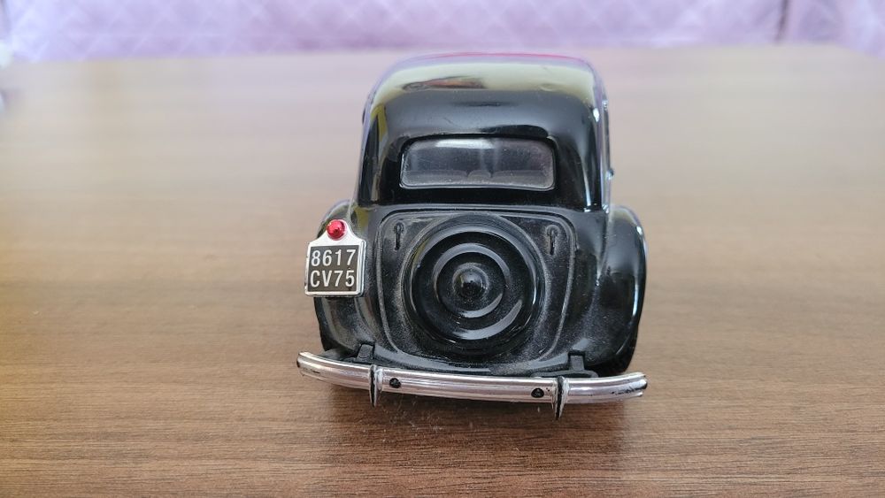 Machete auto 1/24 Citroen T.A. 15 CV si 1957 Chevrolet Corvette cu defecte