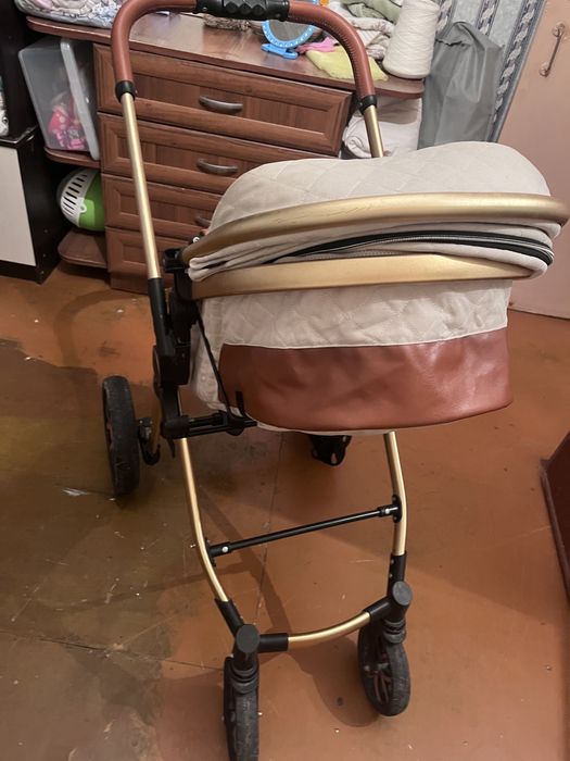 Коляска прогулочная