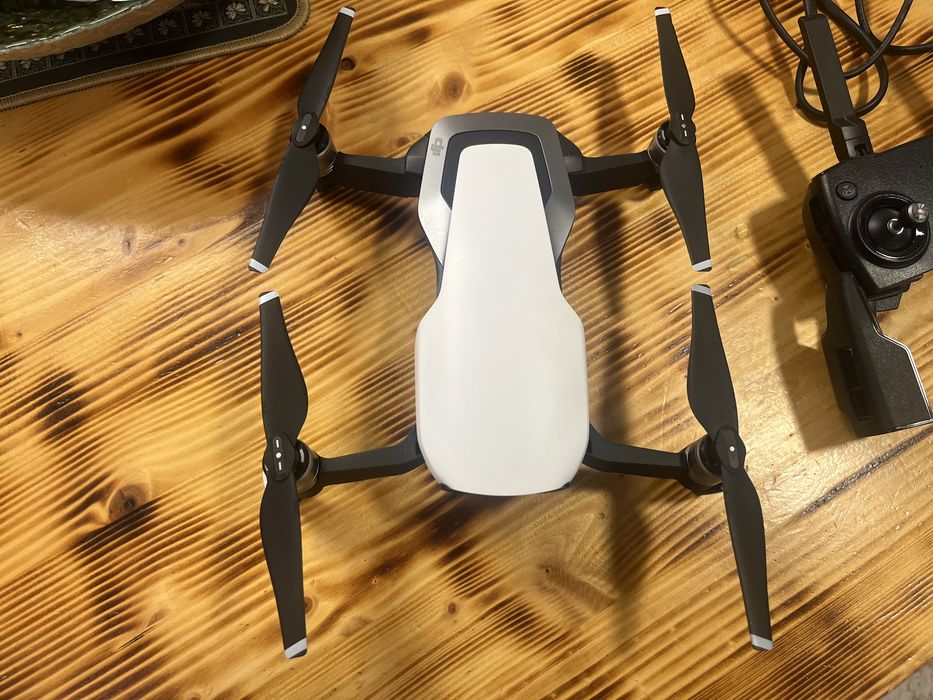 Vand drona Dji Mavic Air pachet fly more in stare perfecta