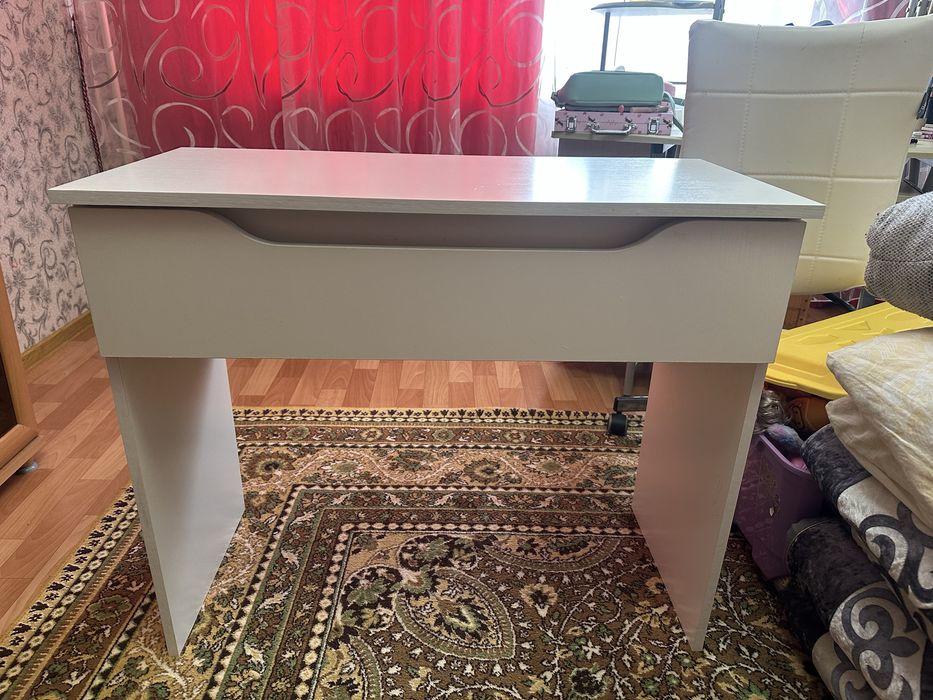 Стол письменный