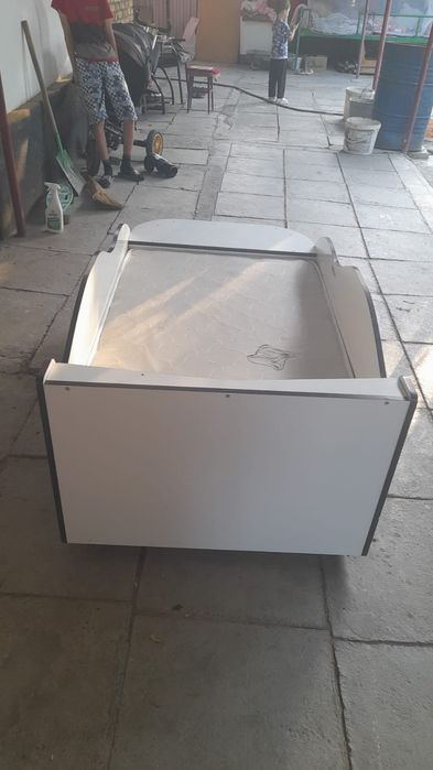 Продам детскую кроватку
