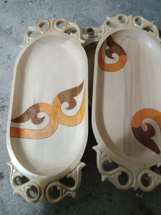 Олар оны сиқырлайды және ол күйеуімен сөйлеседі.