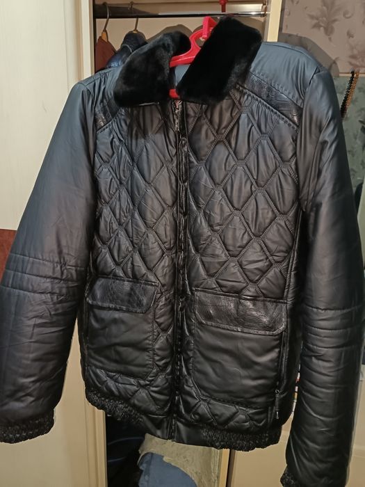 Куртка сотилади кишги