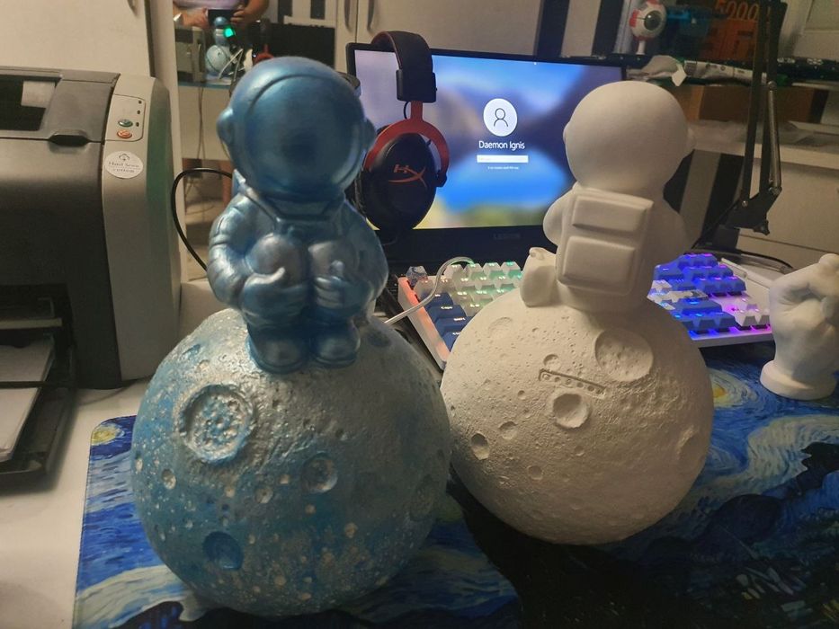 Космонавт Гипсовая фигура