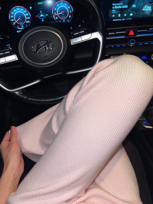 Приталенная кофта и брюки