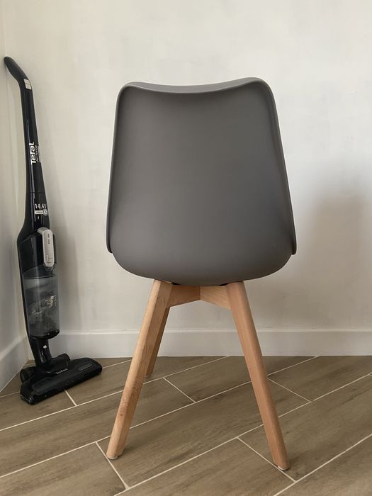 Комплект кухонных стульев