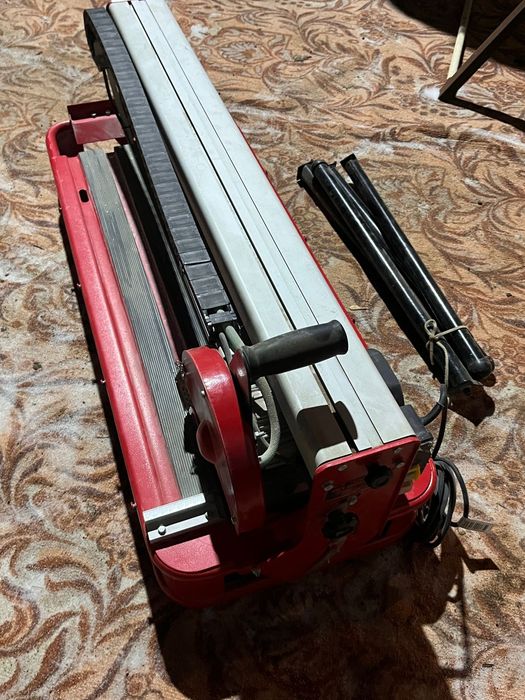 Электрическая кафеля резка